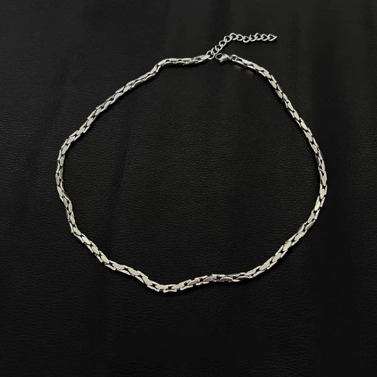 minimalist chain necklace