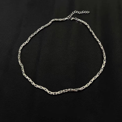 minimalist chain necklace